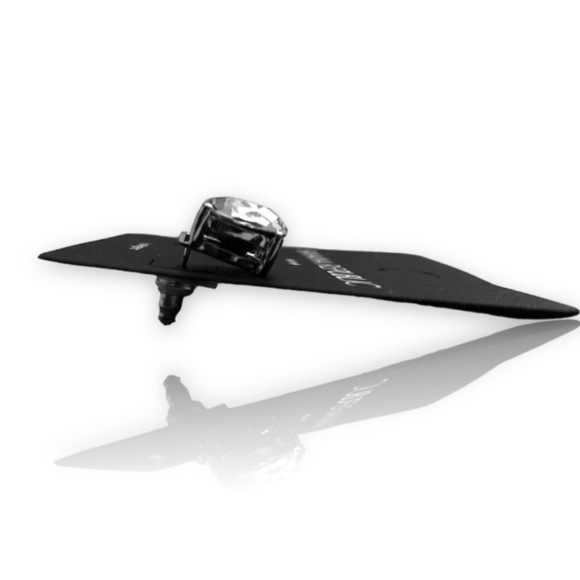 Brand New Banana Republic Rhinestone Stud Earrings 
⭐️2/$30 ⭐️3/$40 - Picture 2 of 3